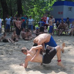 Соревнования по пляжной борьбе собрали в Благовещенске представителей различных видов единоборств