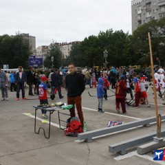 Жители Благовещенска на площади ОКЦ записывались в спортивные кружки и секции