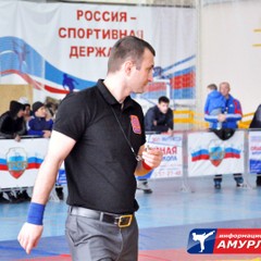 Амурские борцы вольного стиля провели чемпионат Благовещенска, посвященный памяти С.Лазуткина