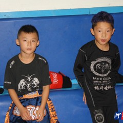 Китайские дети обучаются борьбе у амурского тренера