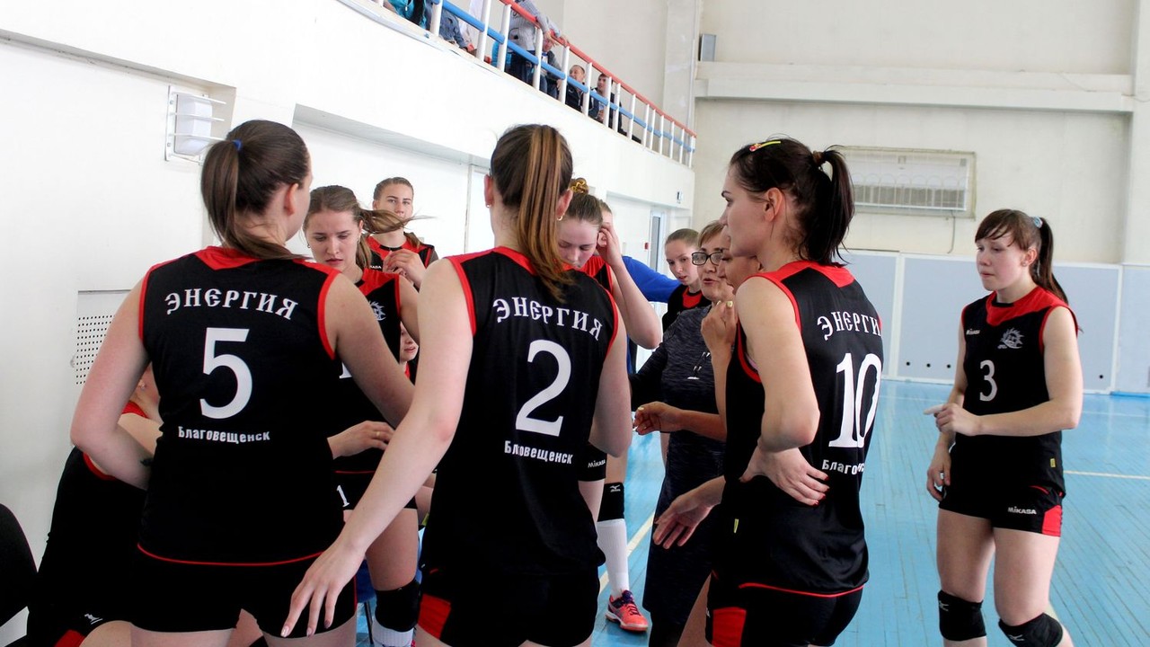 Благовещенские "Энергия" и "Динамо" стали обладателями Кубка Дальнего Востока по волейболу среди женских и мужских команд