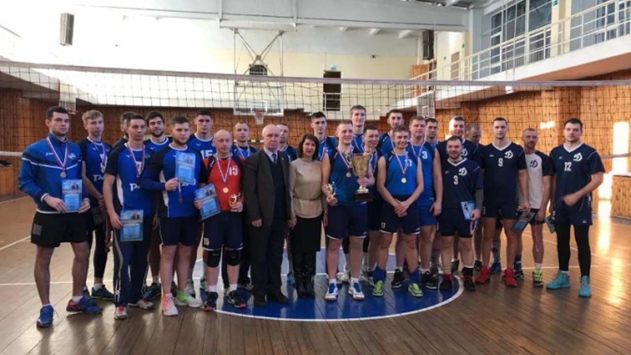 Волейболисты благовещенского "Амурстроя" победили в Кубке ДВГУПС среди мужских команд в Хабаровске