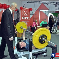Турнир по русскому жиму организовал благовещенский спортклуб КПРФ