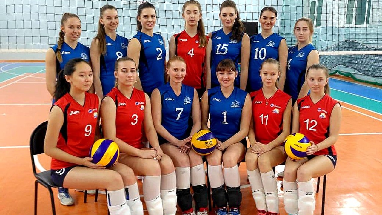 Девушки из "Энергии" и мужчины из "Динамо" стали обладателями Кубка Приамурья по волейболу