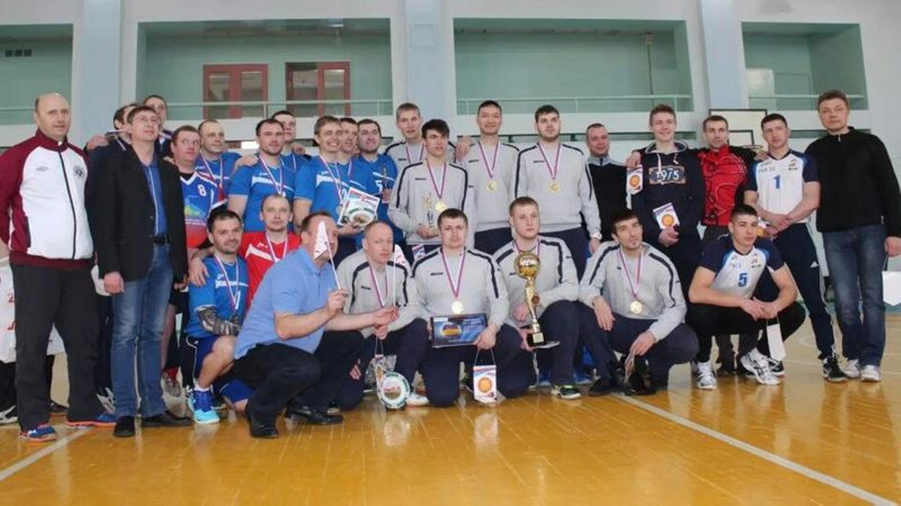 В Тынде волейбольный турнир памяти машиниста тепловоза Бочкарёва выиграла команда "Амурстрой"