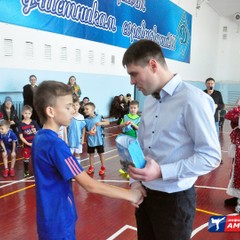 На предновогоднюю тренировку к юным футболистам "Динамо-Благовещенск" пожаловал Дед Мороз